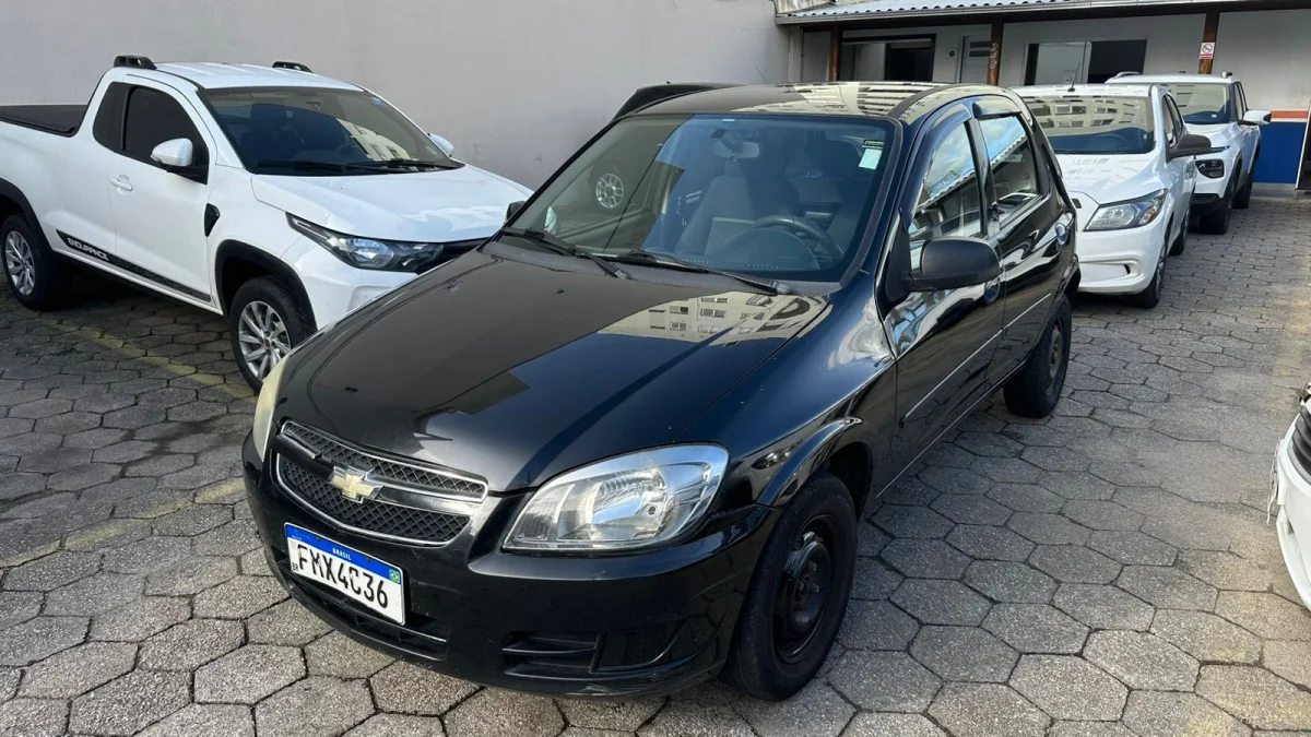 Celta Spirit/ LT 1.0 MPFI 8V FlexP. 5p COMPLETO 2014 - Imagem 4