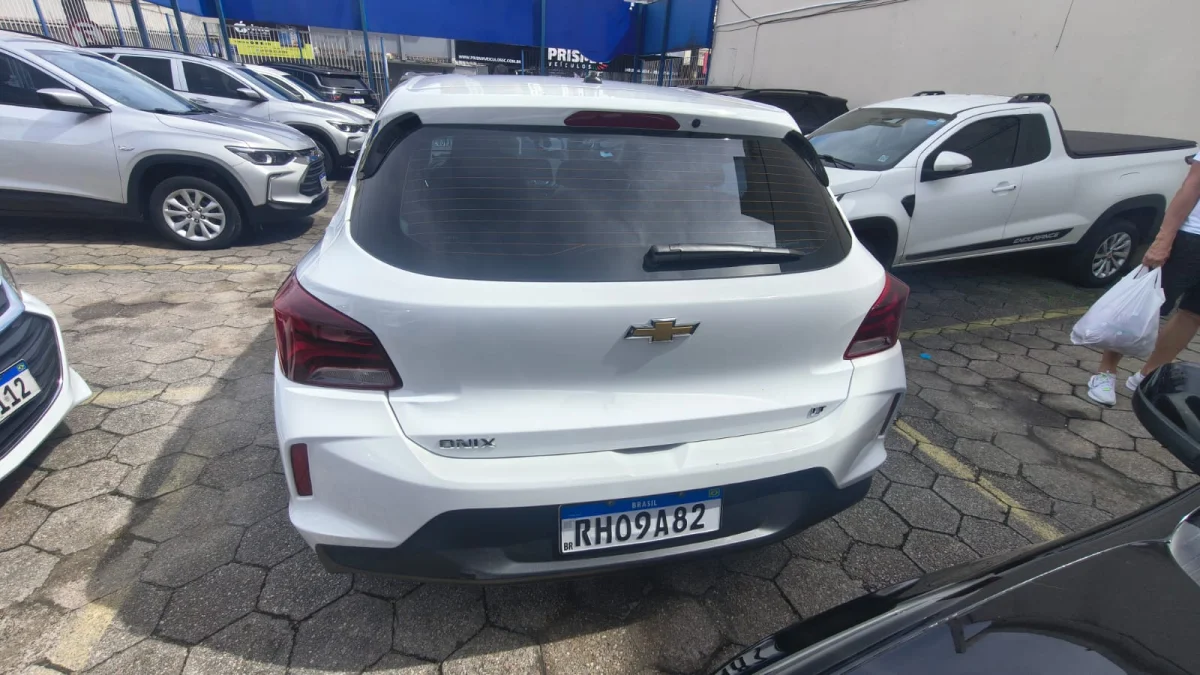 ONIX HATCH LT 1.0 12V FLEX 2022 - Imagem 4