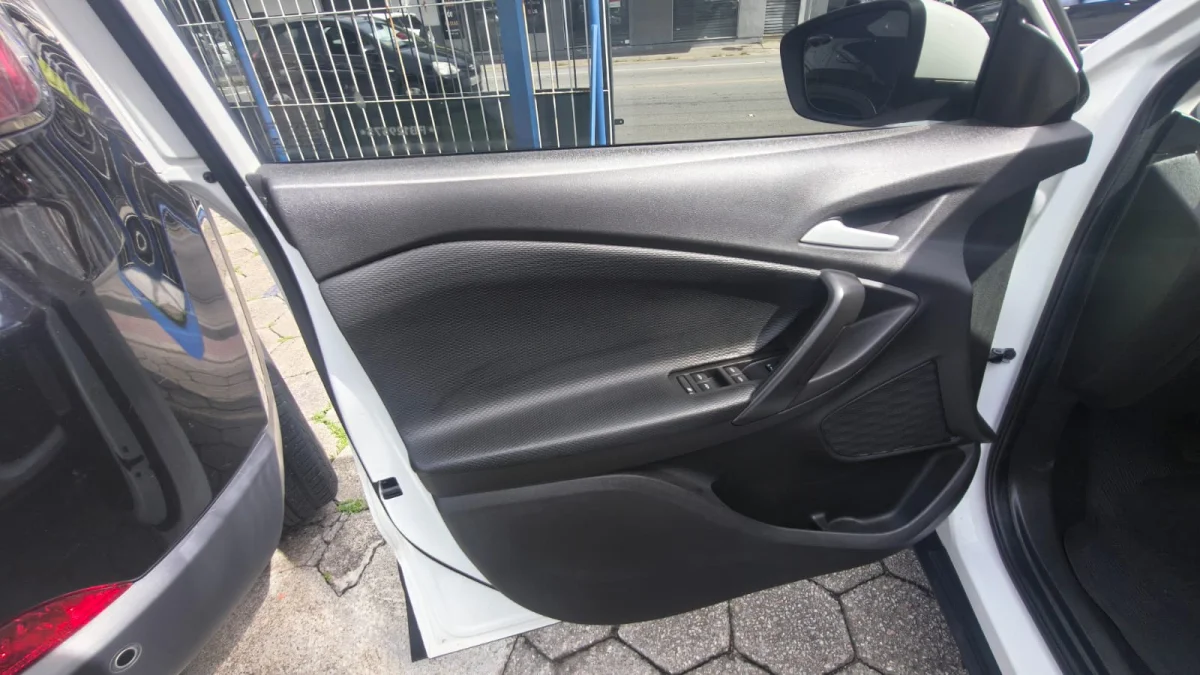 TRACKER 1.0 Turbo 12V Flex Automático 2023 - Imagem 11