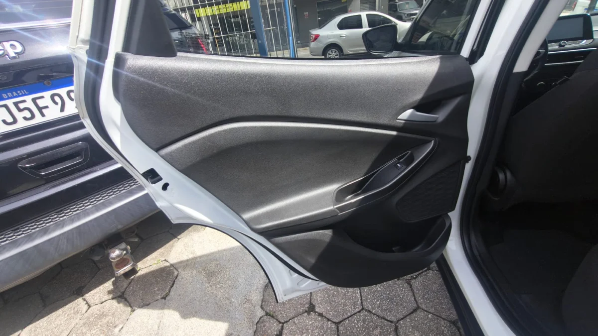 TRACKER 1.0 Turbo 12V Flex Automático 2023 - Imagem 13