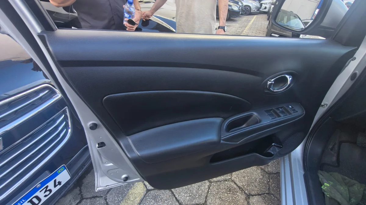 VERSA UNIQUE 1.6 16V FLEX GNV 2016  - Imagem 11