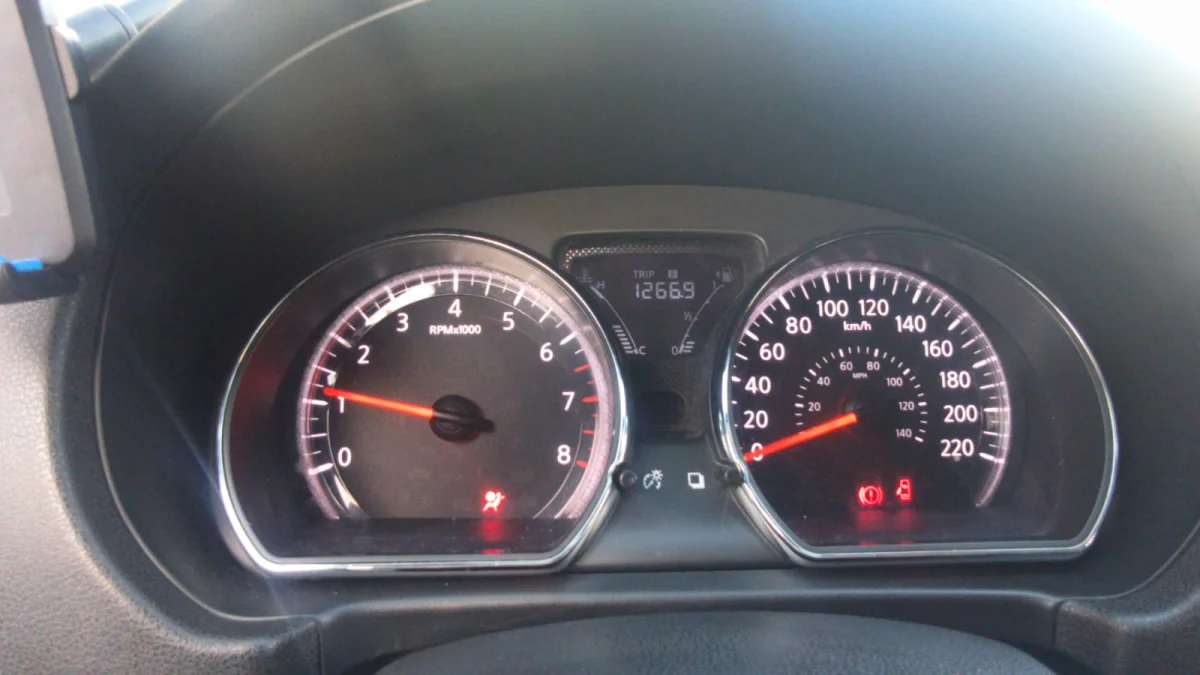 VERSA UNIQUE 1.6 16V FLEX GNV 2016  - Imagem 9