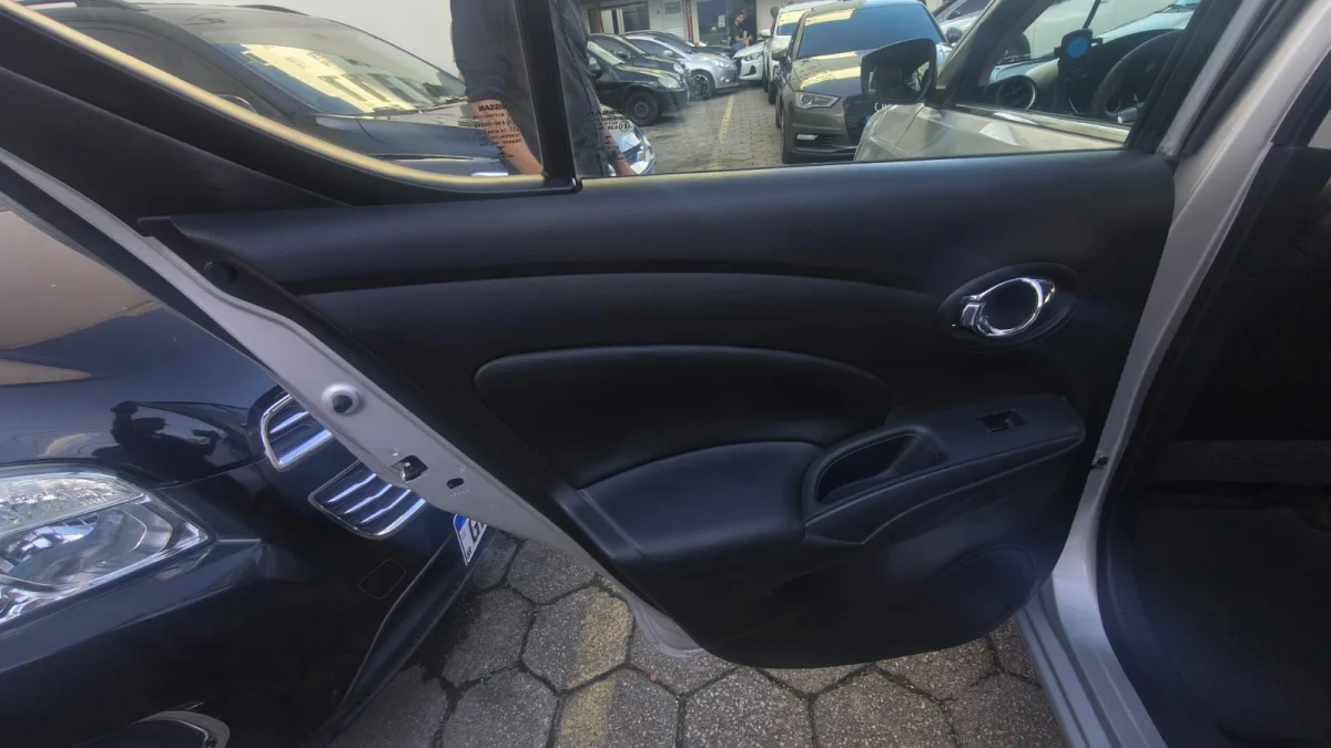 VERSA UNIQUE 1.6 16V FLEX GNV 2016  - Imagem 12