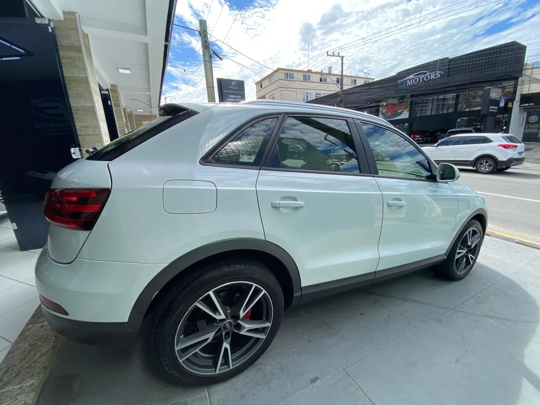 Q3 2.0 TFSI automática INTERNA CARAMELO + TETO SOLAR 2014 - Imagem 3