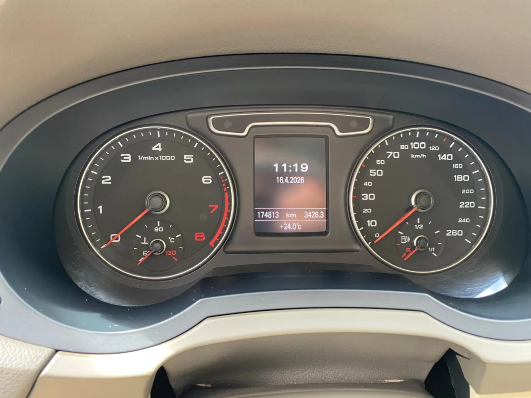 Q3 2.0 TFSI automática INTERNA CARAMELO + TETO SOLAR 2014 - Imagem 10