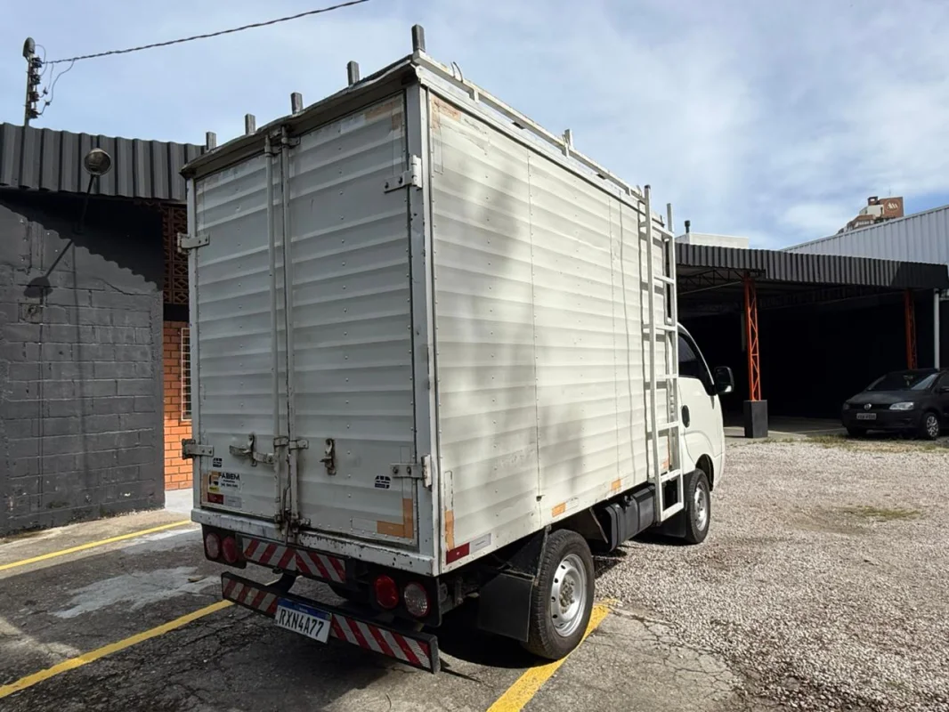 Bonto K-2500 2.5 Diesel Mec. Completa Baú 2022 - Imagem 3