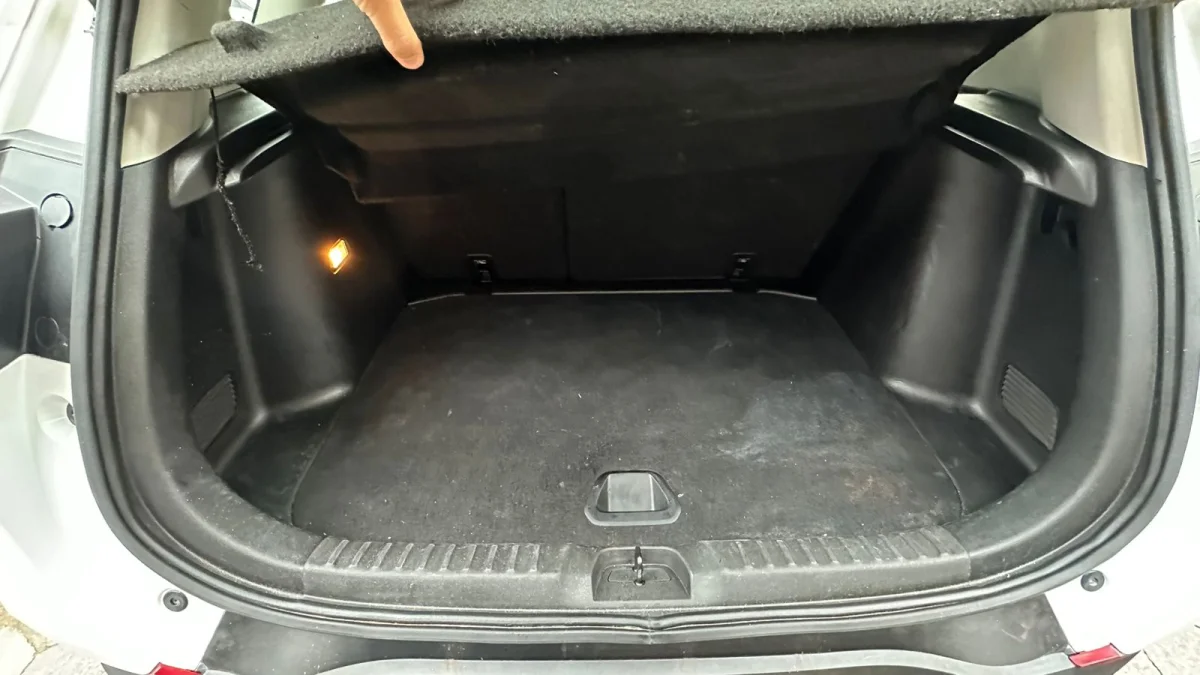 Tracker Premier 1.2 Turbo Aut com Teto solar 2024 - Imagem 9