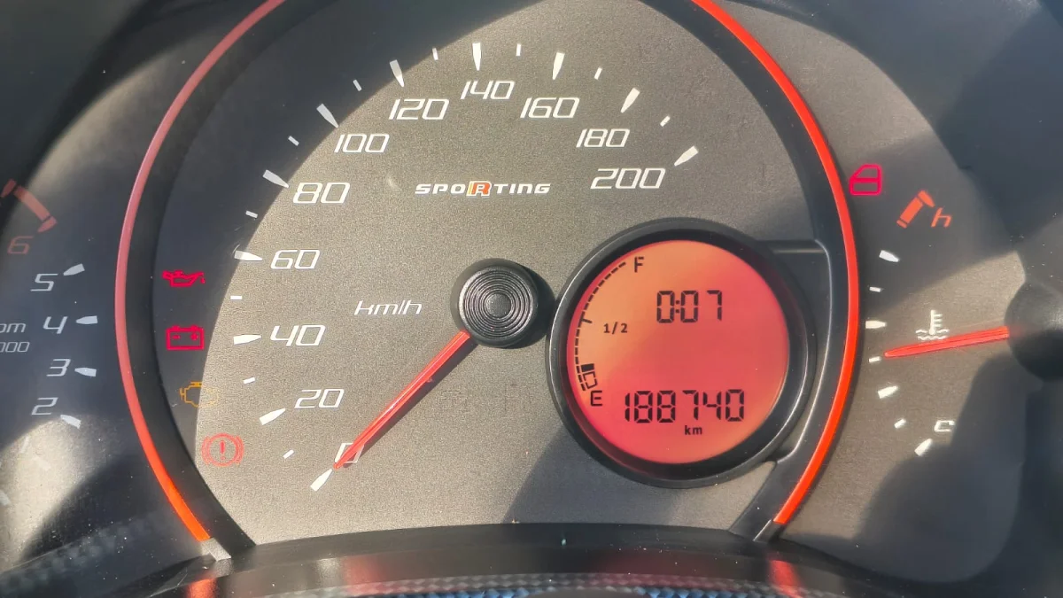 UNO SPORTING 1.4 2012 - Imagem 10