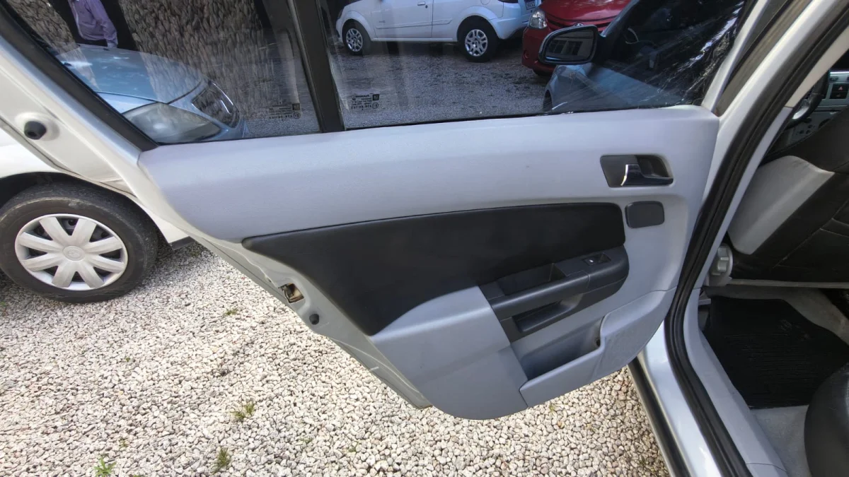 GM/VECTRA ELEGAN 2.0 MPFI 8V FLEXPOWER AUTOMÁTICO 2006 - Imagem 10