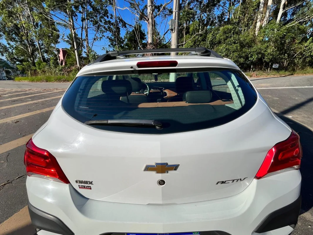 ONIX HATCH 2017 automático - Imagem 9