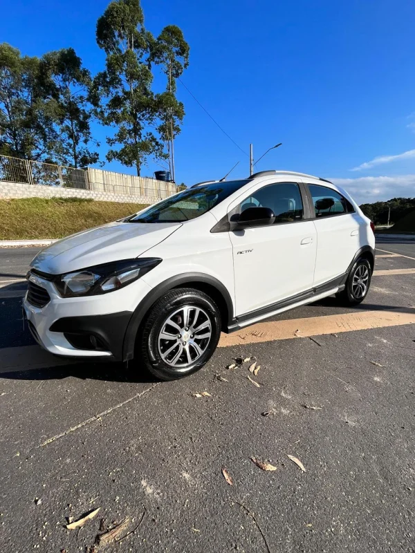 ONIX HATCH 2017 automático - Imagem 3