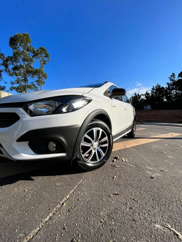 ONIX HATCH 2017 automático - Imagem 4