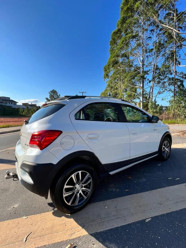 ONIX HATCH 2017 automático - Imagem 7