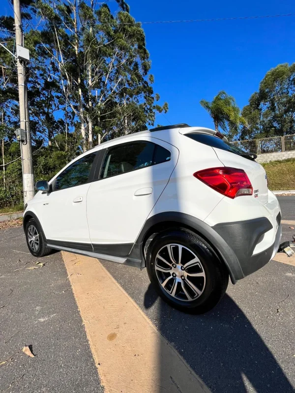 ONIX HATCH 2017 automático - Imagem 8