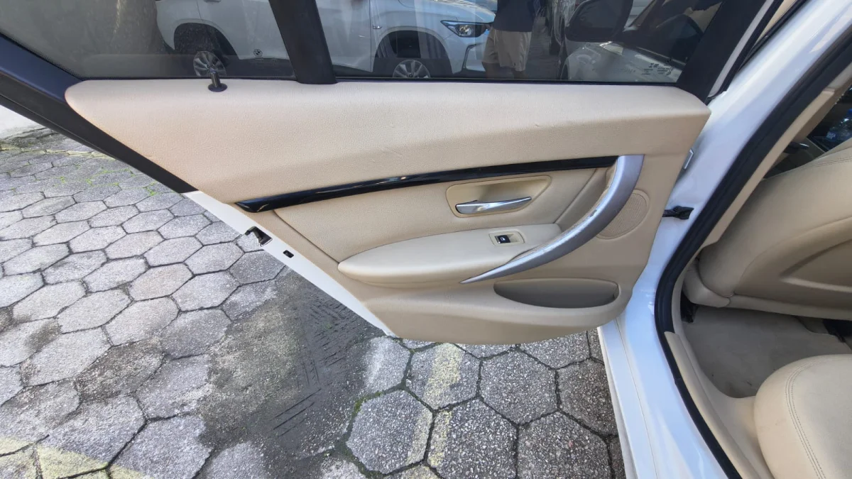 320i 2.0 TB SPORT 2017  - Imagem 13