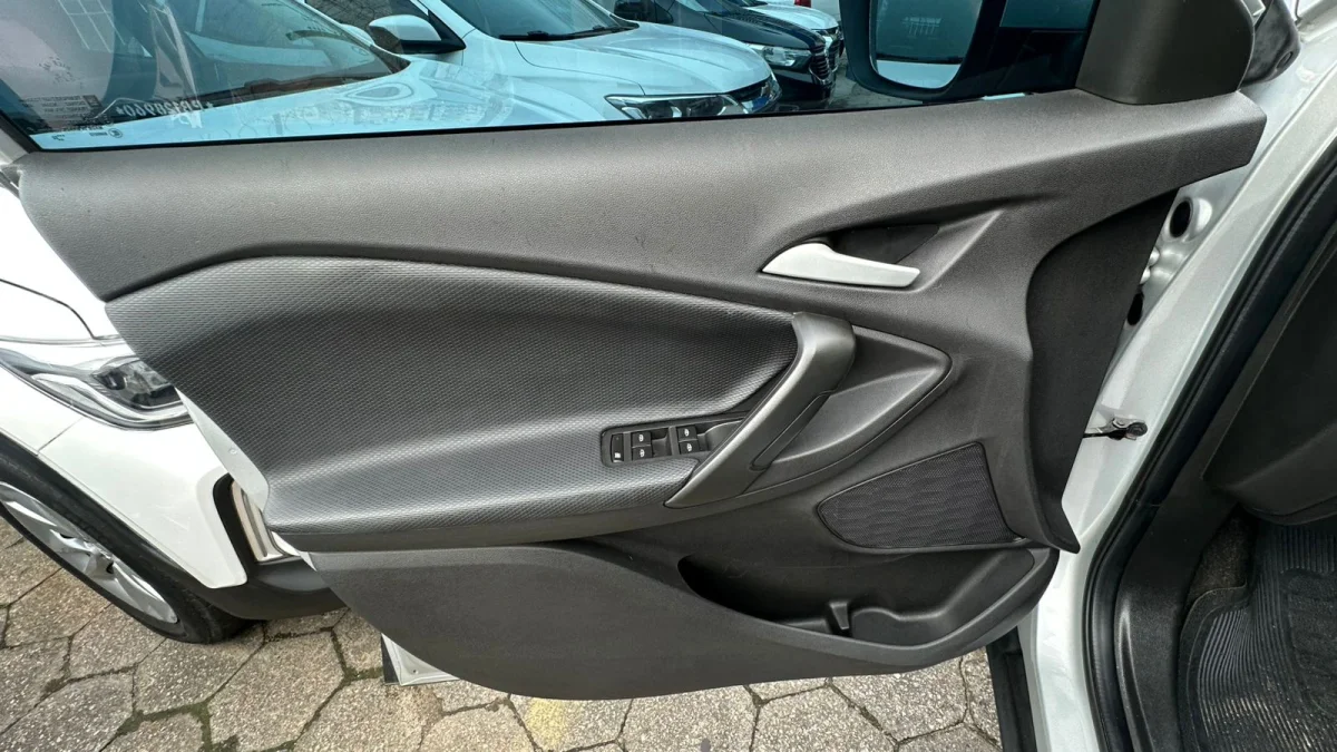 TRACKER 1.0 Turbo 12V Flex Automático 2023 - Imagem 13