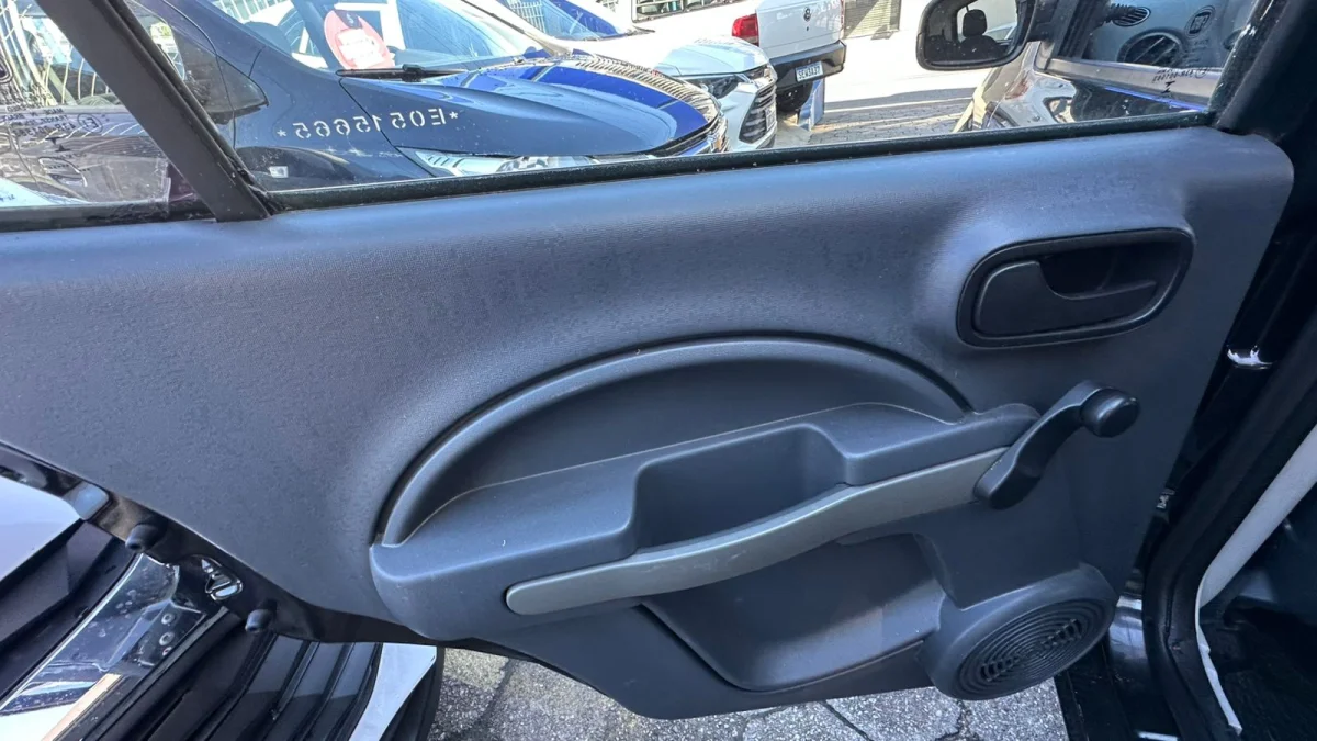 UNO VIVACE Celeb. 1.0 EVO F.Flex 8V 5p 2014 - Imagem 13