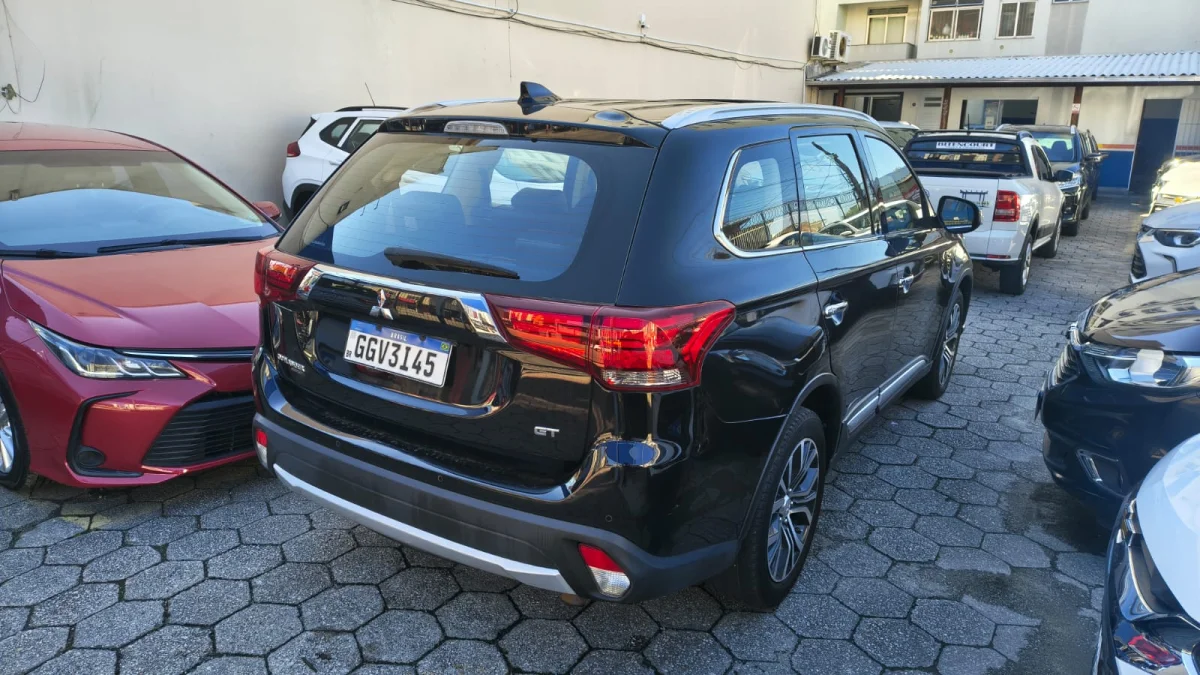 OUTLANDER GT V6 3.0 AUTOMÁTICO 2018  - Imagem 5