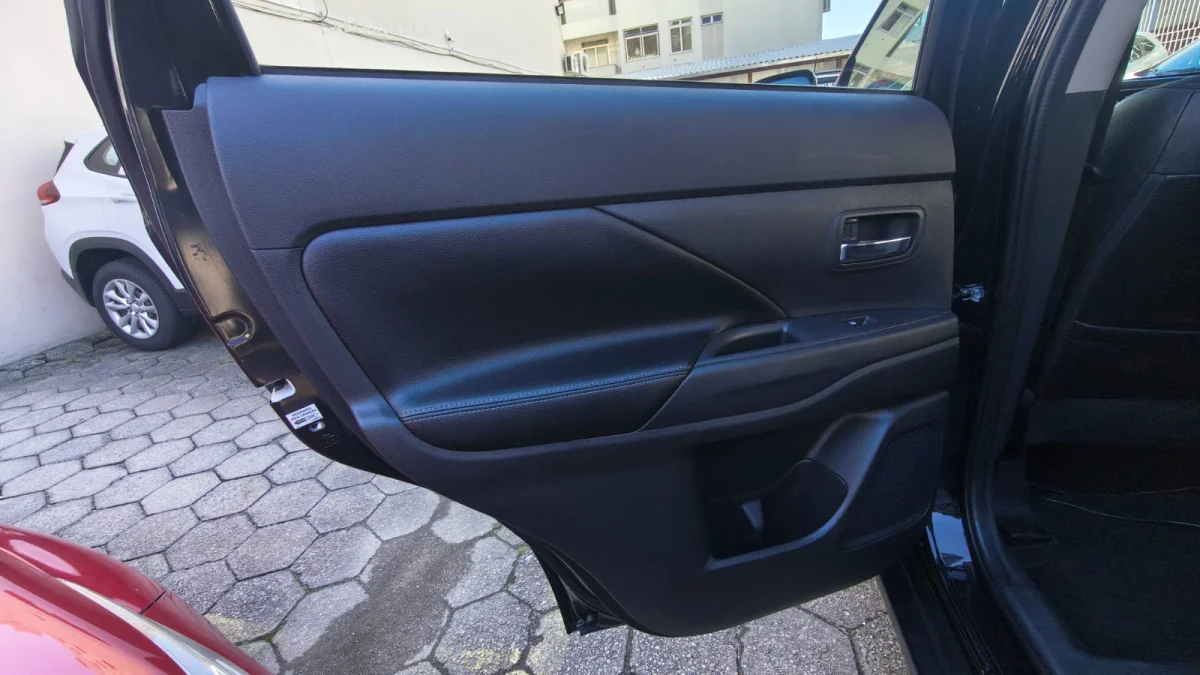 OUTLANDER GT V6 3.0 AUTOMÁTICO 2018  - Imagem 13