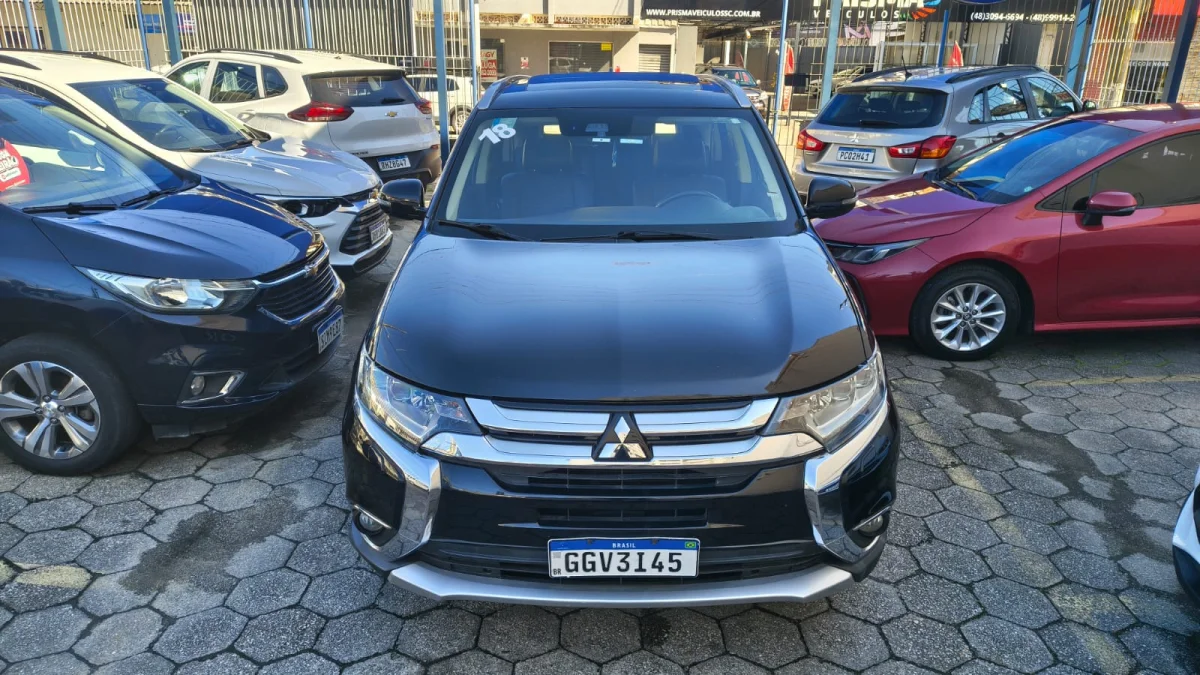 OUTLANDER GT V6 3.0 AUTOMÁTICO 2018  - Imagem 2