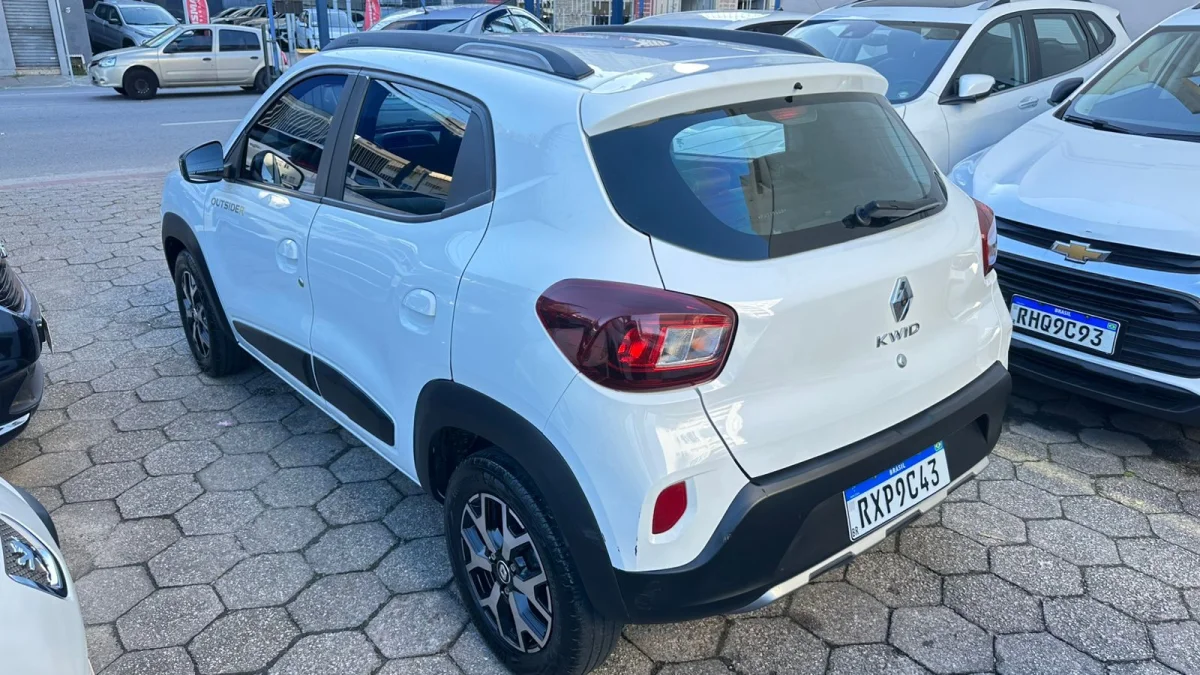 KWID OUTSIDER 1.0 Flex 12V 5p Mecânico 2023 - Imagem 5