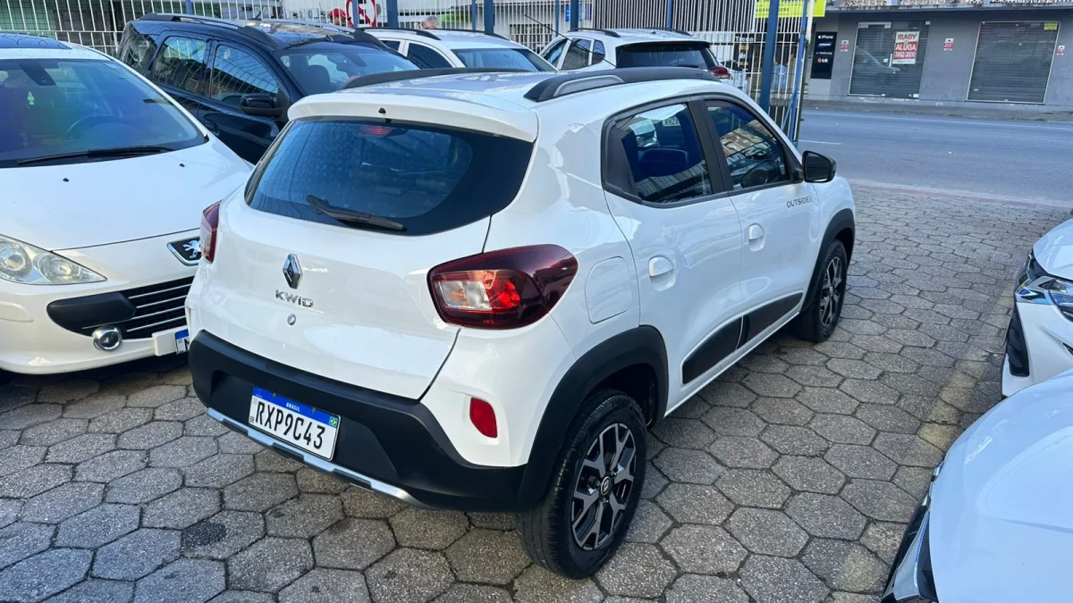 KWID OUTSIDER 1.0 Flex 12V 5p Mecânico 2023 - Imagem 3