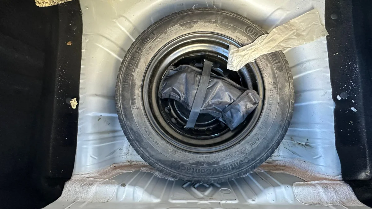 KWID OUTSIDER 1.0 Flex 12V 5p Mecânico 2023 - Imagem 13