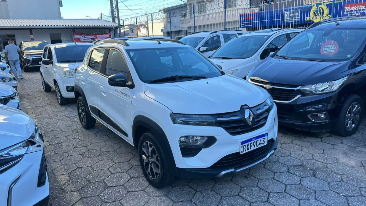 KWID OUTSIDER 1.0 Flex 12V 5p Mecânico 2023