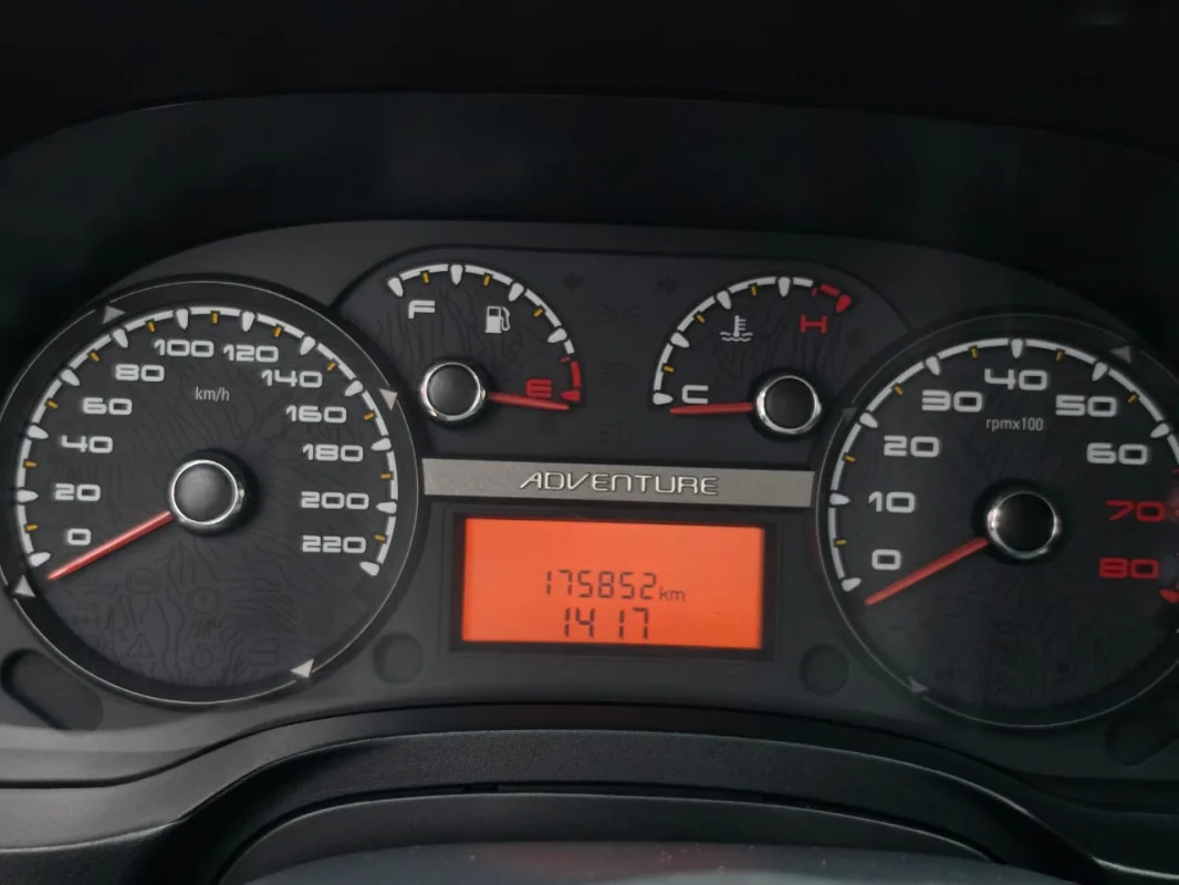 Palio Weekend Adv 1.8 Dualogic Completa 2015 - Imagem 7
