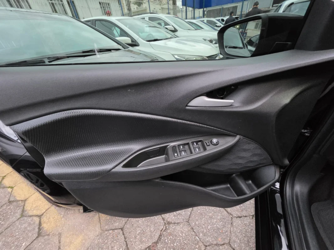 ONIX 1.0 TURBO AUTOMÁTICO LT 2023 - Imagem 14