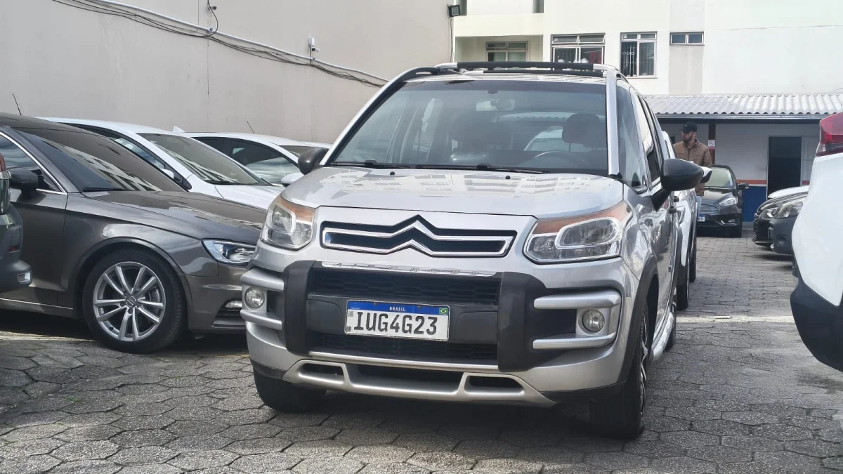 Aircross GLX 1.6 completo manual 2013 - Imagem 13