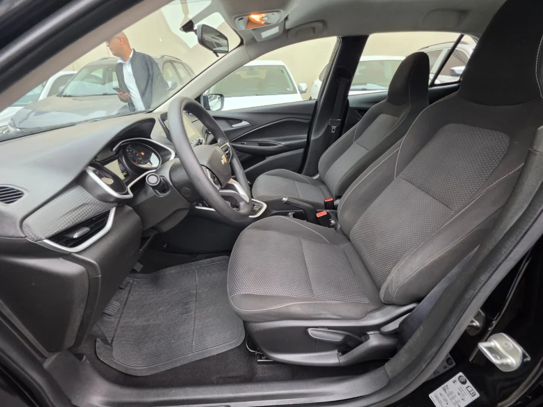 ONIX HATCH LT2 1.0 12V Flex 5p Mecânico 2023 - Imagem 10