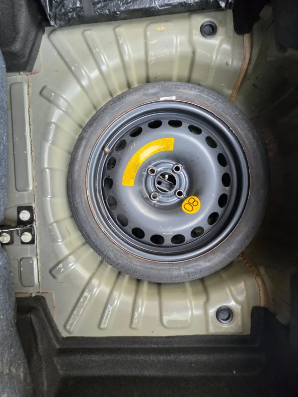 ONIX HATCH LT2 1.0 12V Flex 5p Mecânico 2023 - Imagem 13