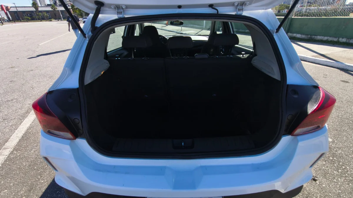 ONIX HATCH LT 1.0 12V Flex 5p Mec. 2023 - Imagem 13