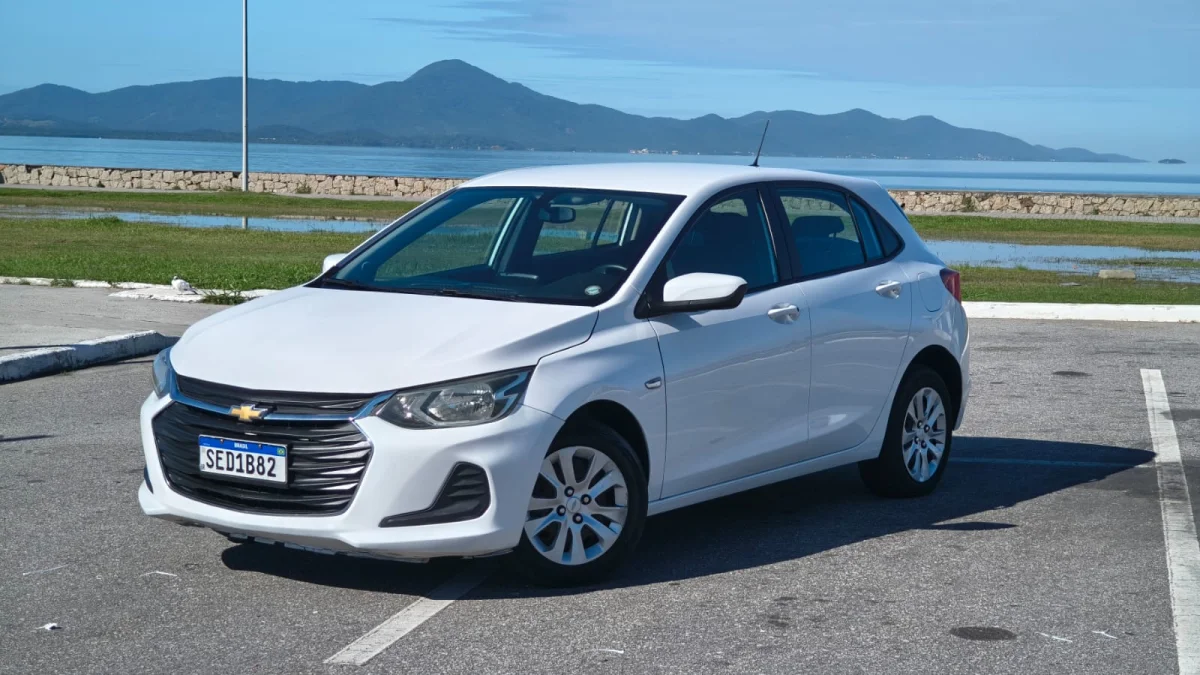 ONIX HATCH LT 1.0 12V Flex 5p Mec. 2023 - Imagem 3