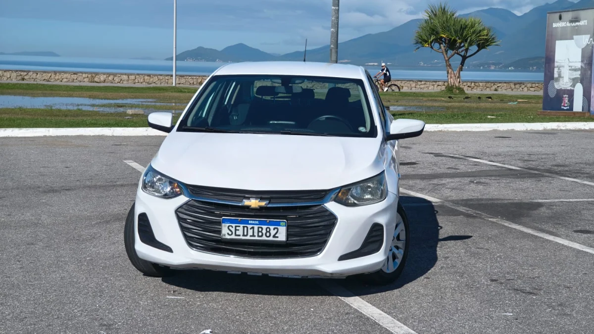 ONIX HATCH LT 1.0 12V Flex 5p Mec. 2023 - Imagem 2