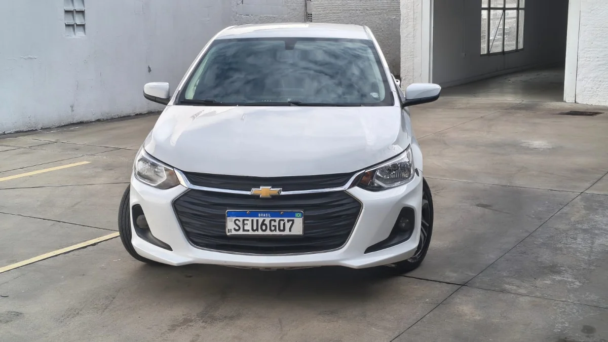 ONIX HATCH LT 2 1.0 12V Flex 5p Mec. 2024 - Imagem 2
