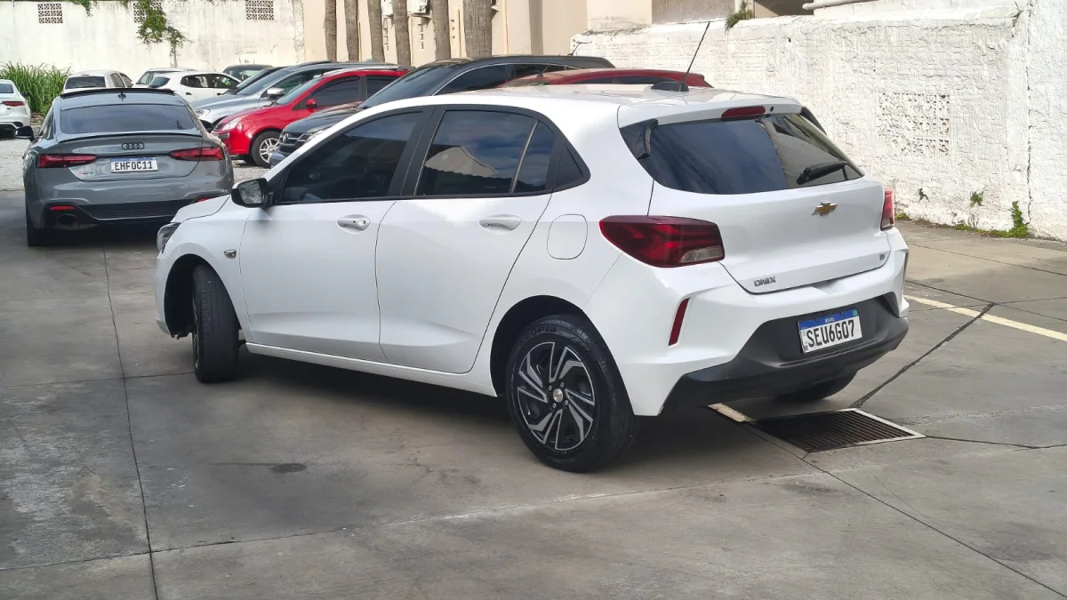 ONIX HATCH LT 2 1.0 12V Flex 5p Mec. 2024 - Imagem 5