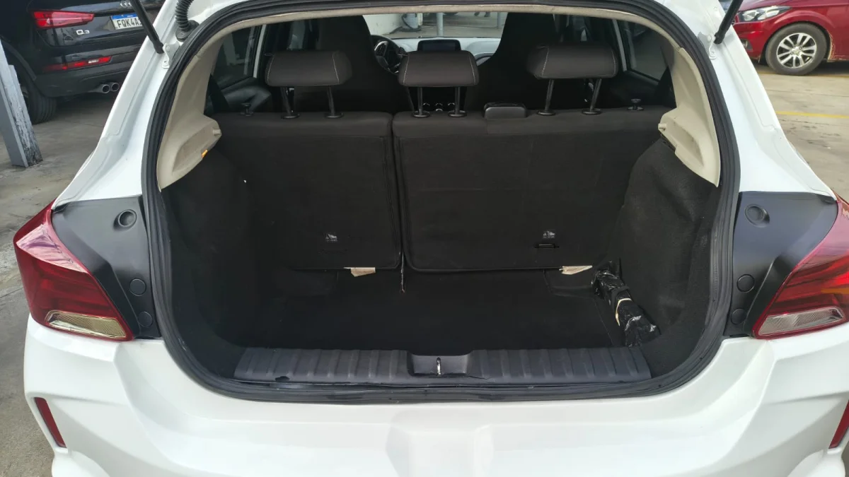 ONIX HATCH LT 2 1.0 12V Flex 5p Mec. 2024 - Imagem 12