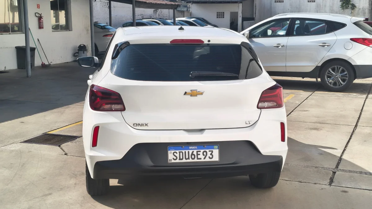 ONIX HATCH LT2 1.0 12V FLEX 2023 - Imagem 6