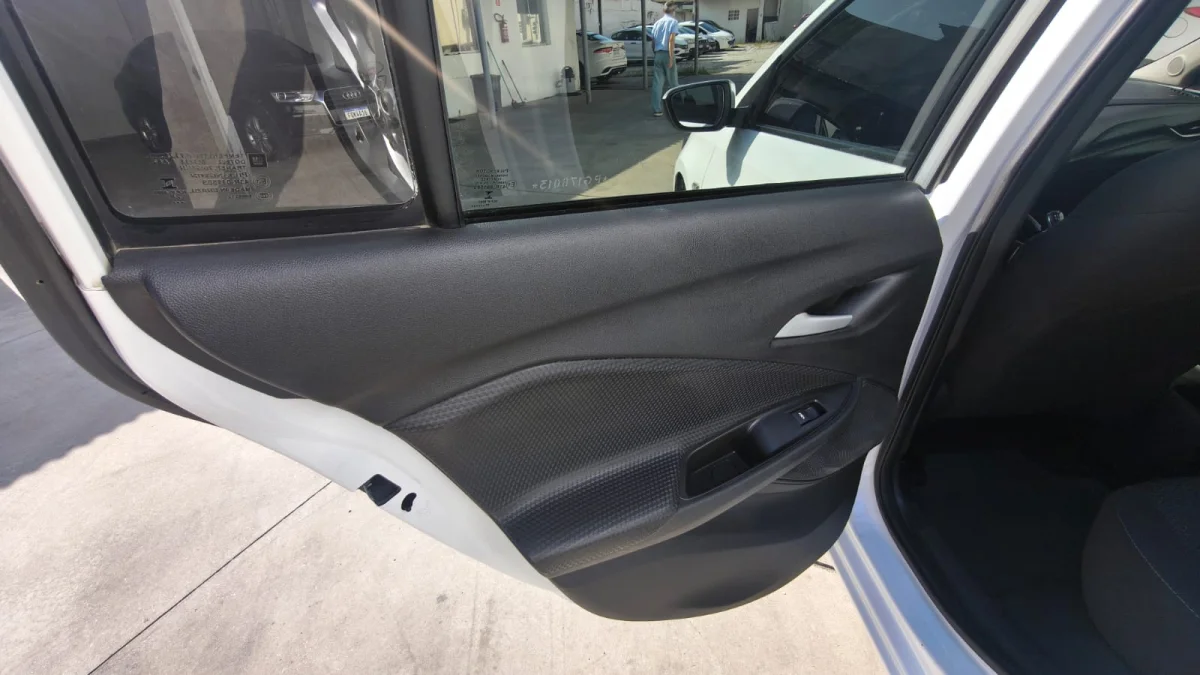 ONIX HATCH LT2 1.0 12V FLEX 2023 - Imagem 16
