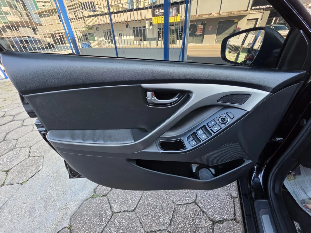 Elantra GLS 2.0 16V Flex Aut. 2016 - Imagem 12