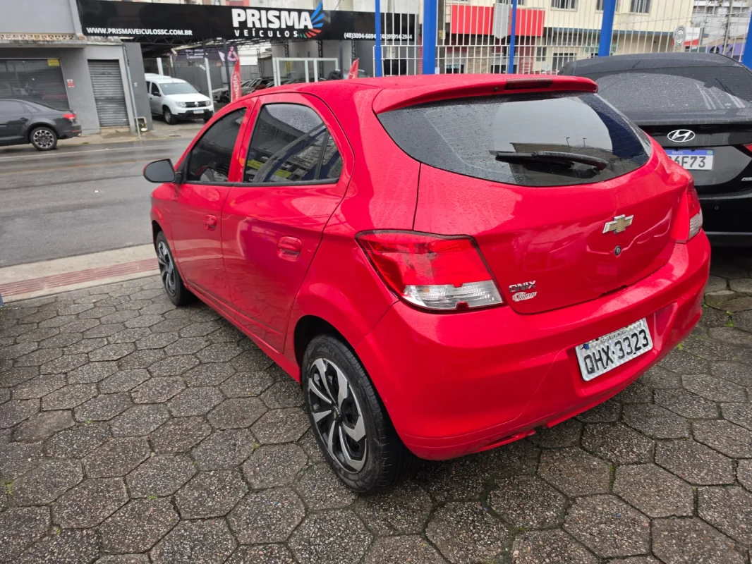 Onix LS 1.0 Mec 2016 - Imagem 3