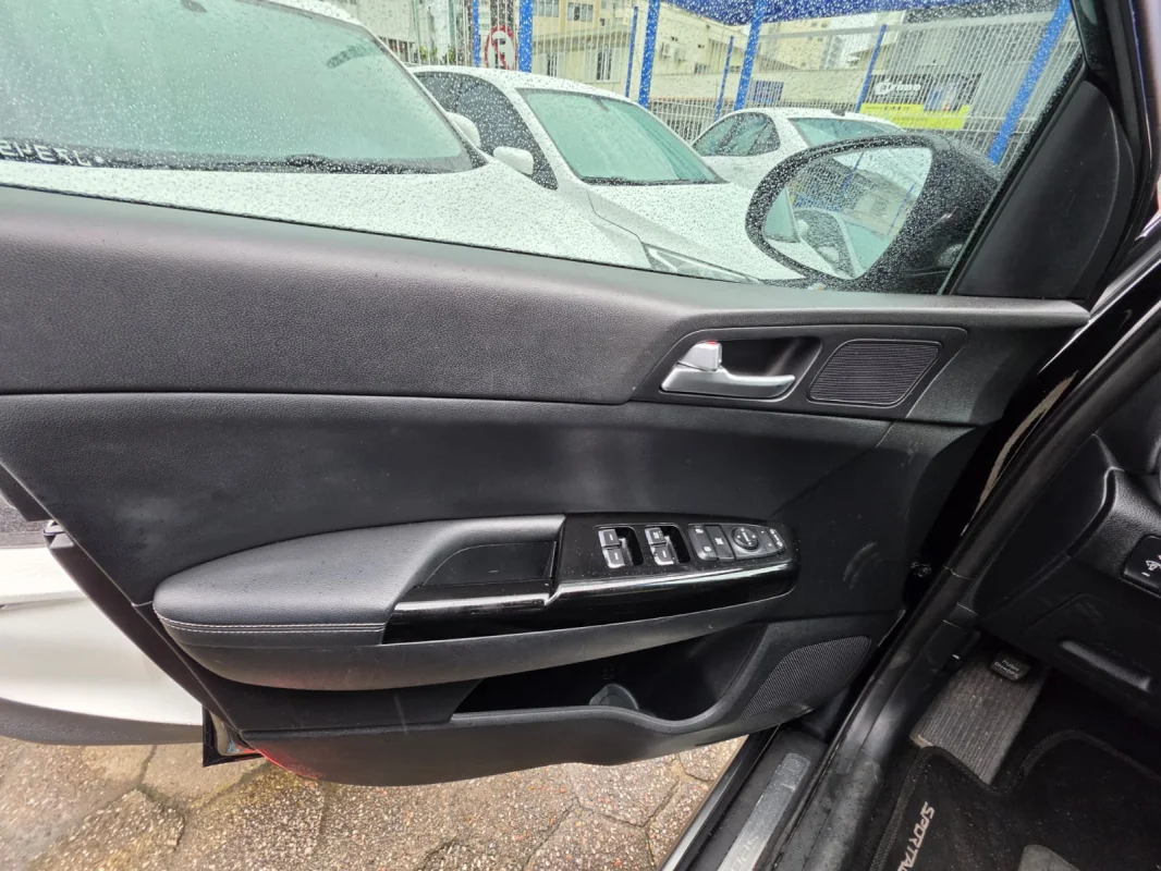 Sportage EX 2.0 Aut 2018 Teto solar - Imagem 14