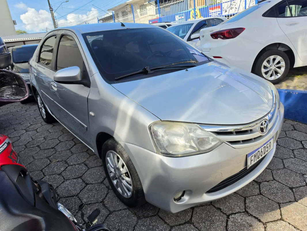 ETIOS XLS Sedan 1.5 Flex 16V 4p Mecânico 2014