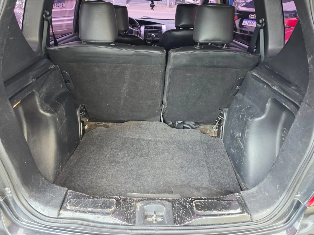 Livina SL 1.8 completo automático 2013 - Imagem 12