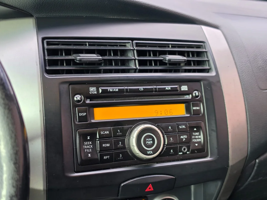 Livina SL 1.8 completo automático 2013 - Imagem 11