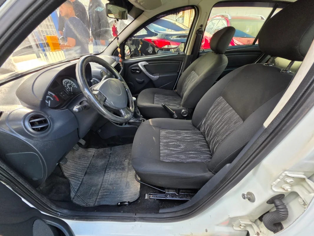 SANDERO Authentique Hi-Flex 1.0 16V 5p 2014 - Imagem 7