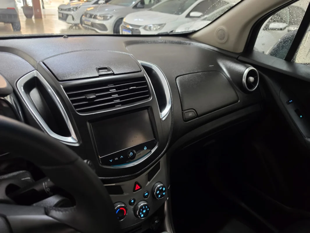 Tracker LTZ 1.8 Aut. Completa 2014 - Imagem 9