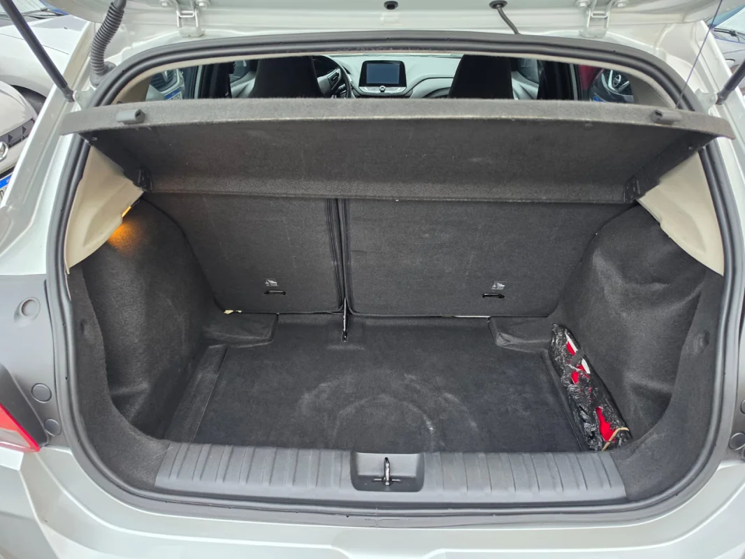 ONIX HATCH LT 1.0 12V Flex 5p Mecânico 2023 - Imagem 6